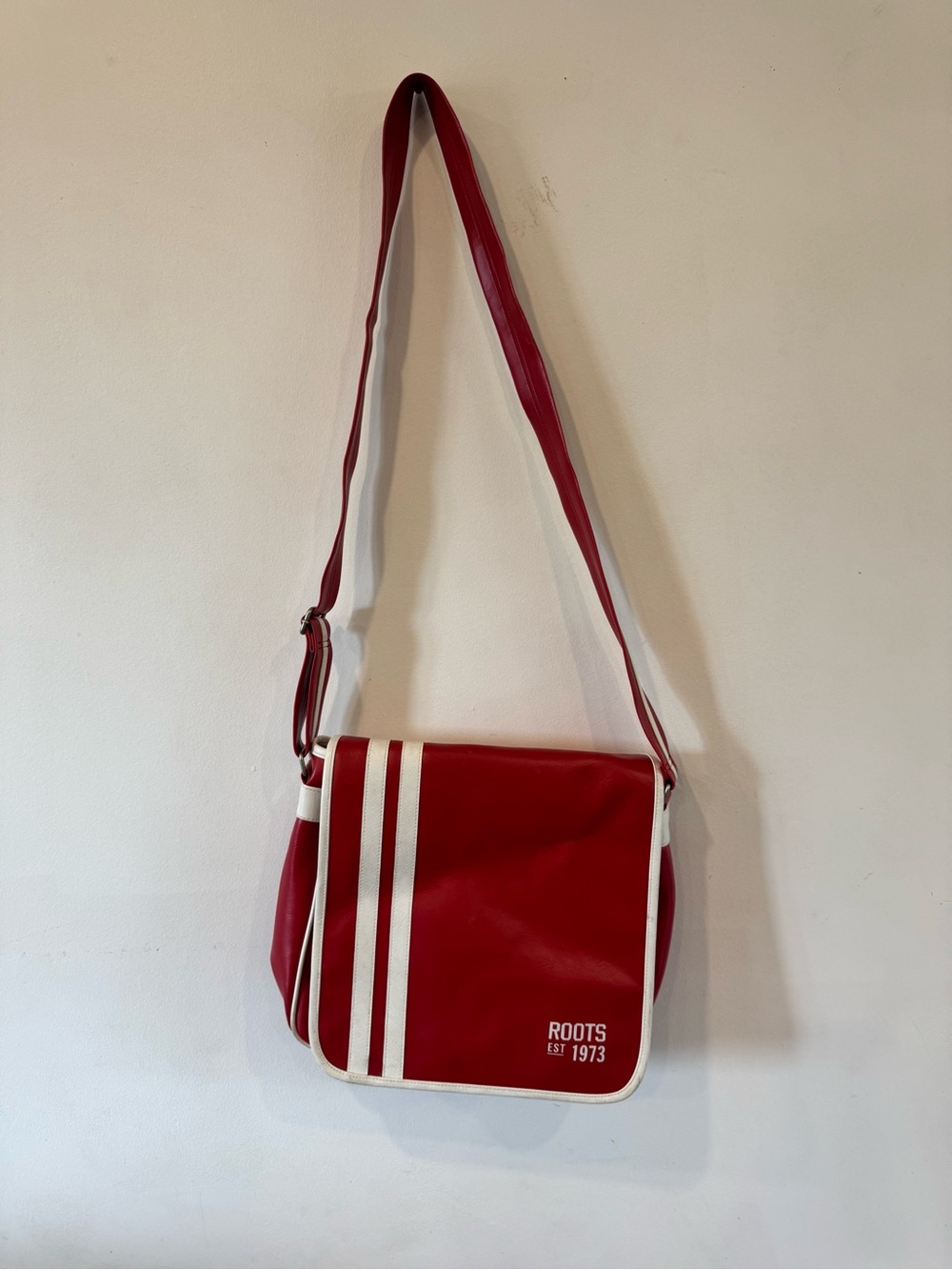 Vintage Roots Est. 1973 Red White Messenger Crossbody Bag Retro Unisex